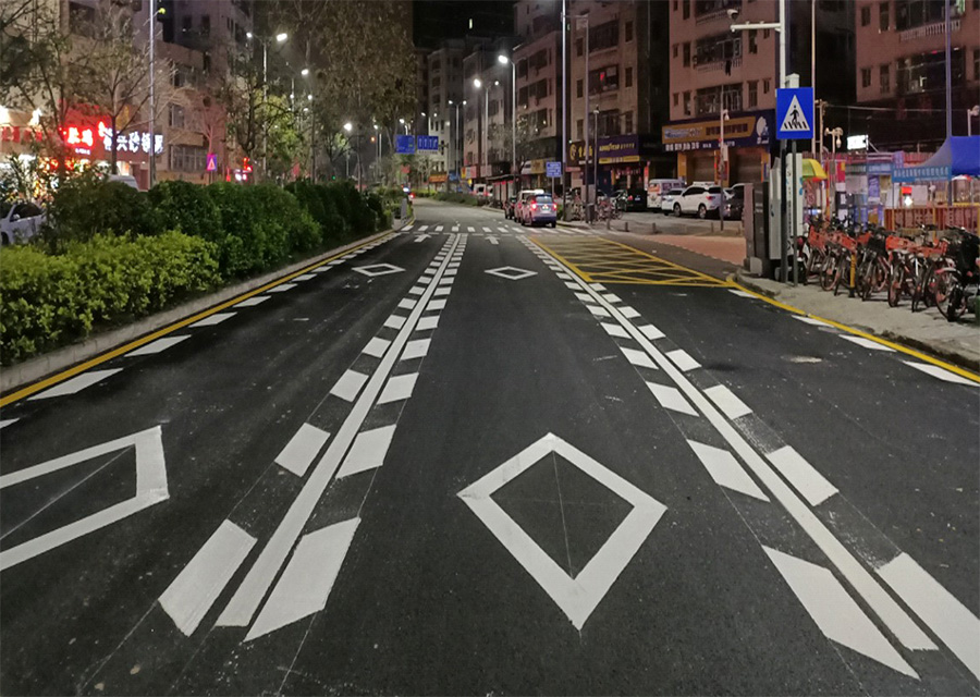 道路標(biāo)線(xiàn)